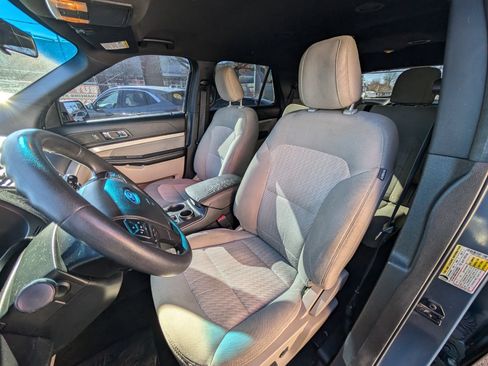 Used 2018 Ford Explorer FWD image 16