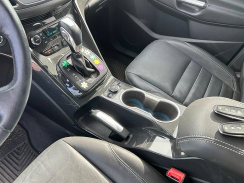 Used 2015 Ford Escape Titanium w/ Equipment Group 301A AWD/4WD image 19