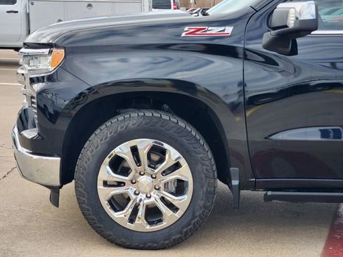 Used 2022 Chevrolet Silverado 1500 LTZ image 9