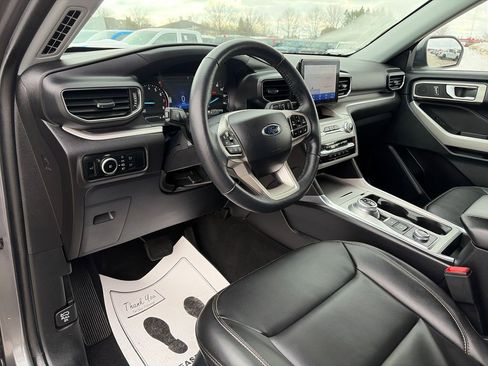 Used 2023 Ford Explorer XLT w/ Equipment Group 202A image 15