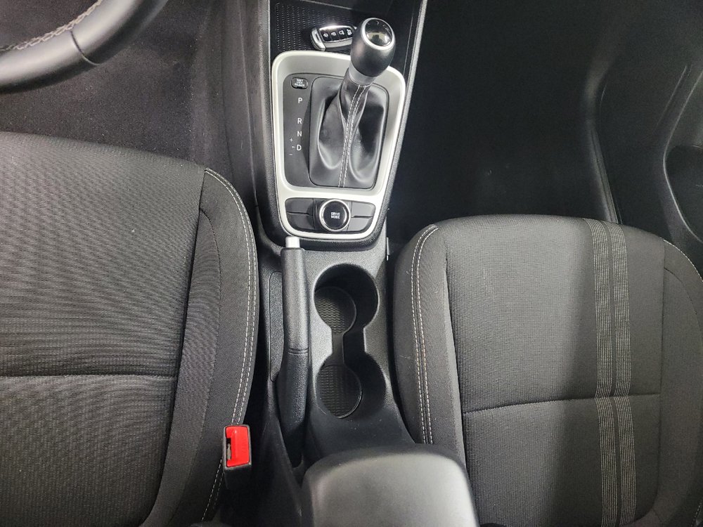 Used 2025 Hyundai Venue SEL FWD image 26