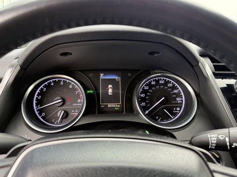 Used 2018 Toyota Camry SE image 15