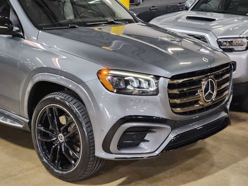 Used 2024 Mercedes-Benz GLS 450 4MATIC image 13