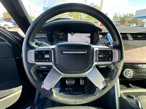 Used 2023 Land Rover Discovery Metropolitan Edition image 12