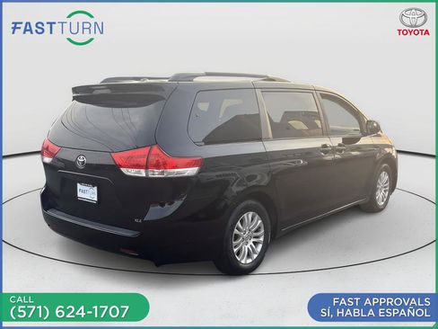 Used 2014 Toyota Sienna XLE FWD image 8