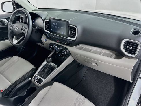 Used 2024 Hyundai Venue SEL FWD image 27