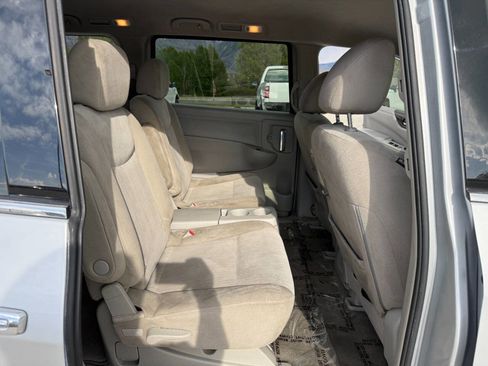 Used 2015 Nissan Quest SV FWD image 21