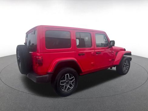 Used 2025 Jeep Wrangler Unlimited Sahara AWD/4WD image 12