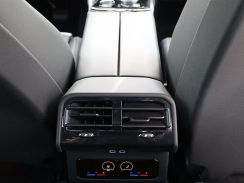 Used 2026 BMW 530i RWD image 28