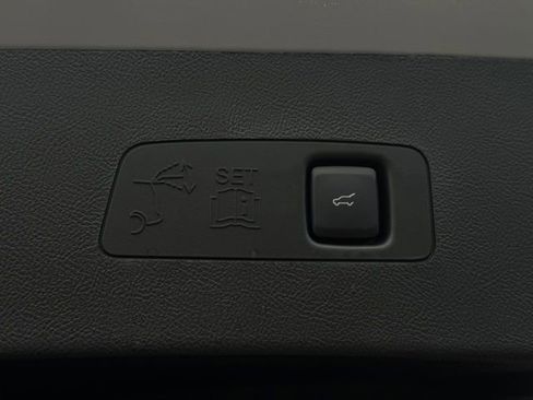 New 2026 Lincoln Corsair Premiere image 11