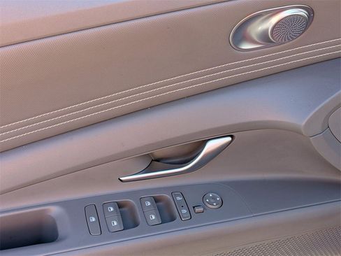 Used 2022 Hyundai Elantra SEL w/ Convenience Package image 10