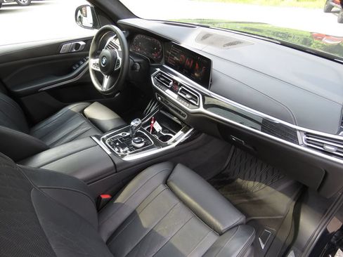 Used 2022 BMW X7 M50i w/ Dynamic Handling Package AWD/4WD image 14