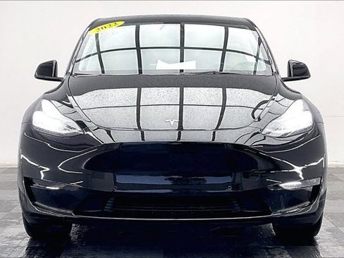 Used 2022 Tesla Model Y Long Range image 2