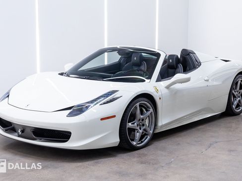 Used 2013 Ferrari 458 Spider RWD image 2