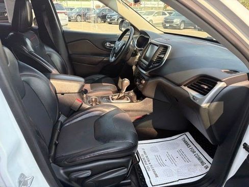 Used 2016 Jeep Cherokee Trailhawk AWD/4WD image 20