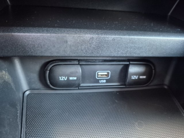 Certified 2022 Kia Soul LX FWD image 17