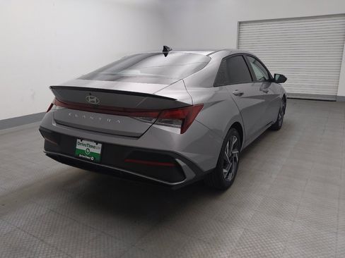 Used 2025 Hyundai Elantra Sport FWD image 7