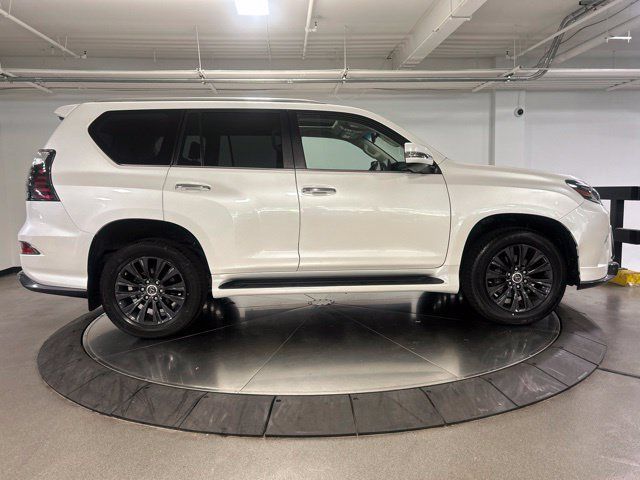 Used 2023 Lexus GX 460 Premium w/ Accessory Package AWD/4WD image 8