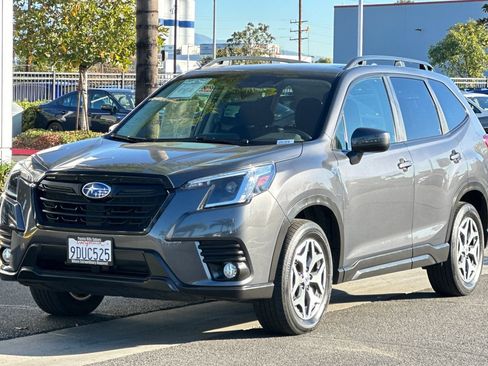 Used 2023 Subaru Forester Premium image 9