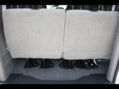 Used 2024 Chevrolet Express 3500 LT w/ LT Preferred Equipment Group RWD image 9
