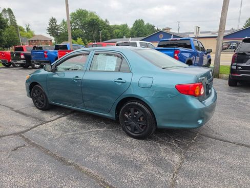 Used 2010 Toyota Corolla LE FWD image 4
