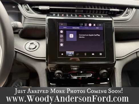 Used 2023 Jeep Grand Cherokee L Laredo AWD/4WD image 9