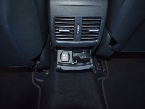 Used 2019 Mercedes-Benz GLA 250 4MATIC image 30