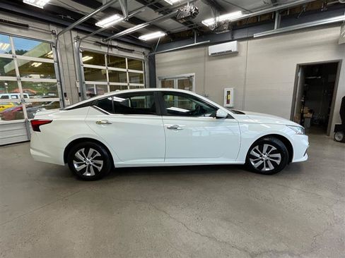 Used 2019 Nissan Altima 2.5 S FWD image 6