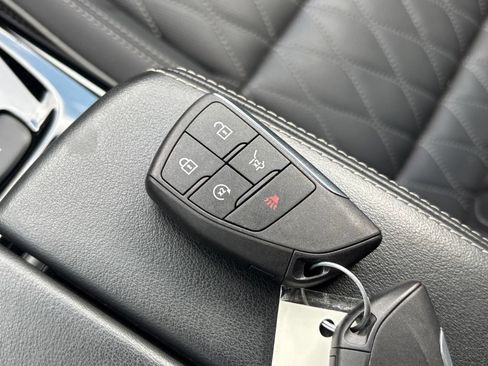 Used 2023 Buick Envision Avenir AWD/4WD image 29