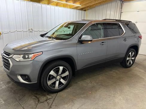 Used 2021 Chevrolet Traverse LT w/ LT Premium Package AWD/4WD image 4