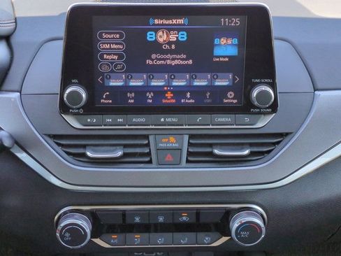 Used 2024 Nissan Altima 2.5 SR FWD image 18