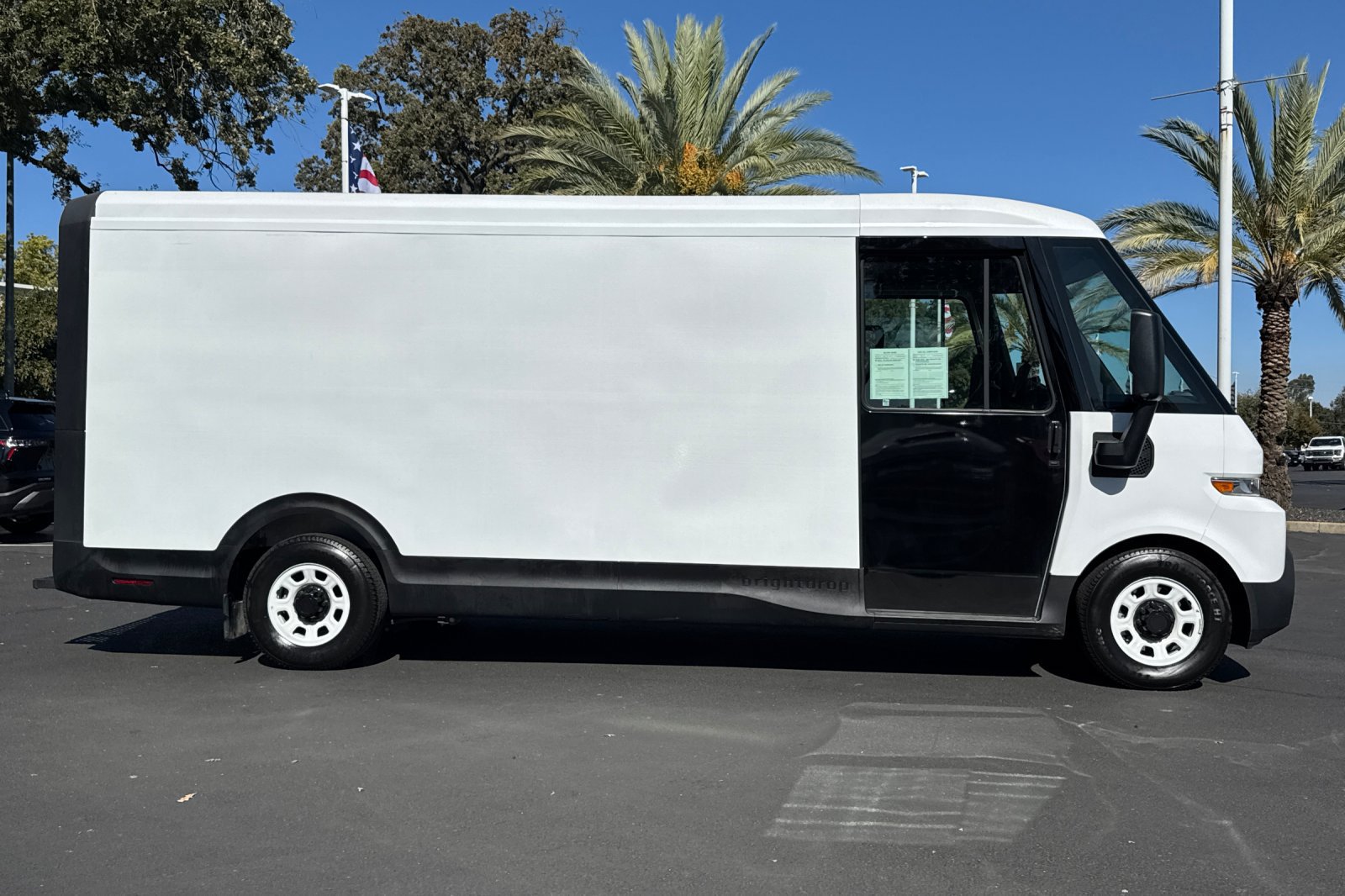 Used 2023 Chevrolet Brightdrop 600 w/ Active Safety Package 2 AWD/4WD image 2