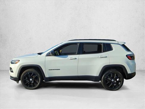 Used 2023 Jeep Compass Latitude AWD/4WD image 9