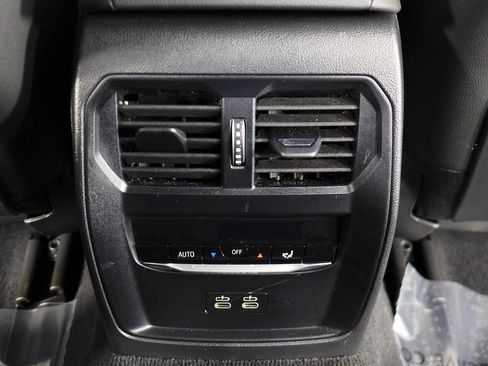 Used 2025 BMW i4 eDrive40 image 24