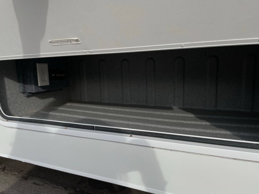 Used 2013 Ford E-450 and Econoline 450 Super Duty w/ Motorhome Prep Pkg RWD image 13