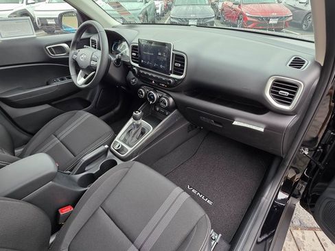 New 2025 Hyundai Venue SEL image 9