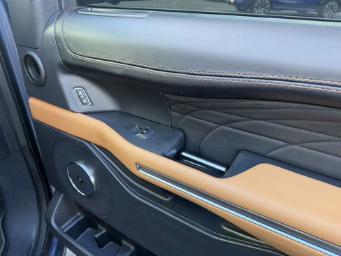 Used 2022 Ford Expedition Platinum image 33