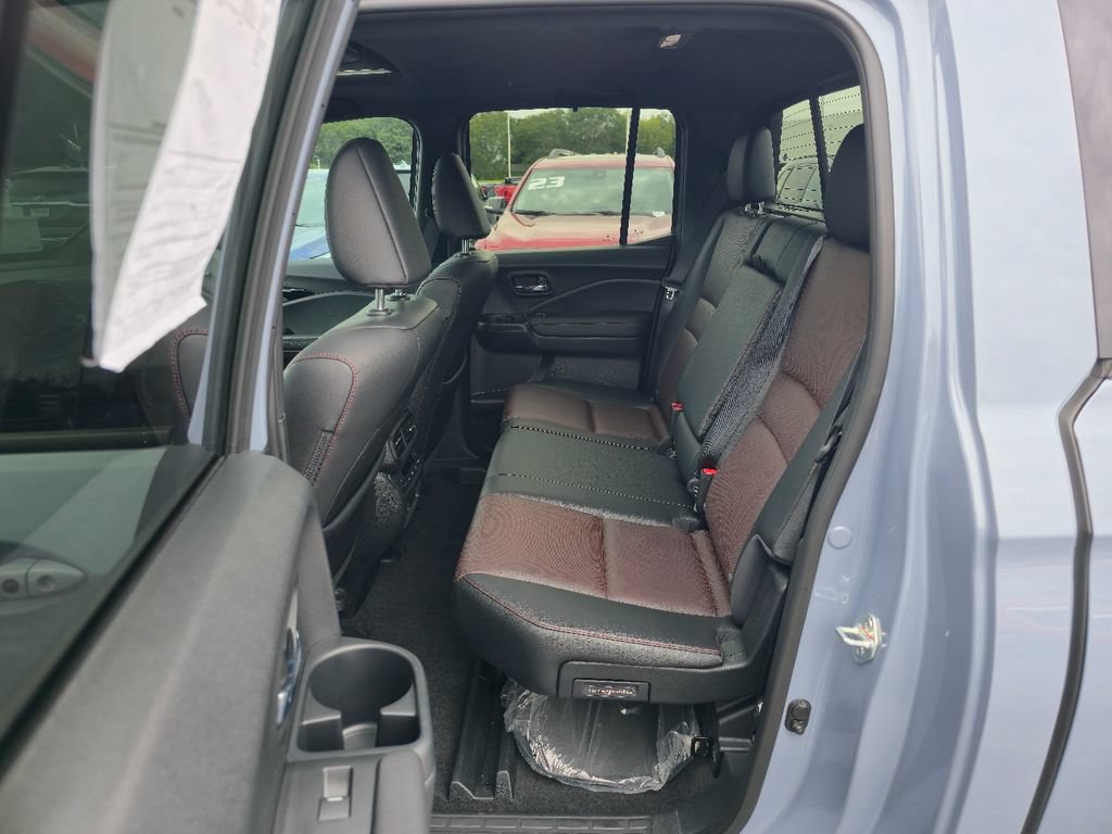 Used 2025 Honda Ridgeline Black Edition image 23