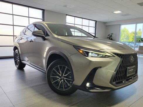 Used 2024 Lexus NX 250 FWD image 7