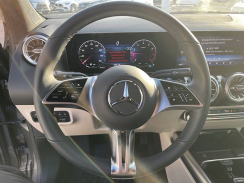 Certified 2025 Mercedes-Benz GLA 250 image 18