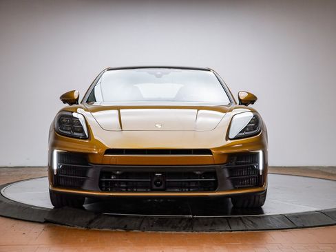 Used 2025 Porsche Panamera image 13