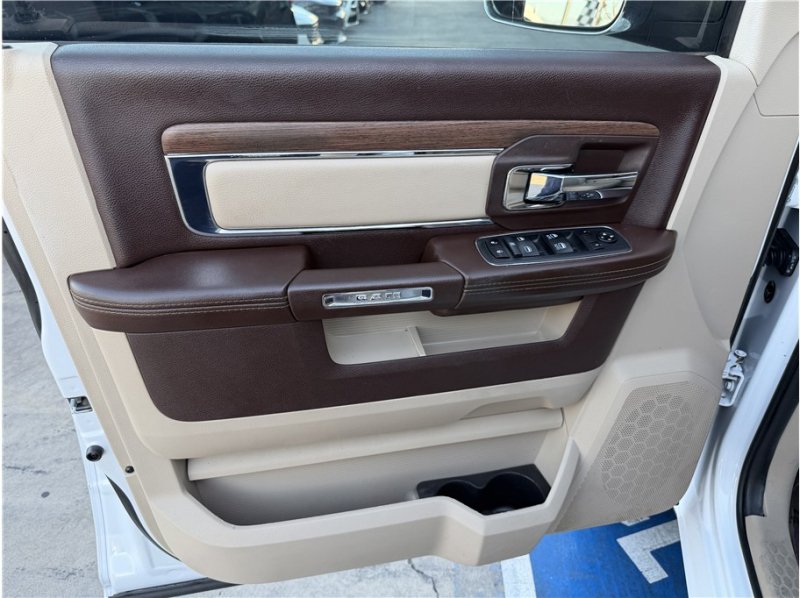 Used 2018 RAM 1500 Laramie w/ Convenience Group AWD/4WD image 16