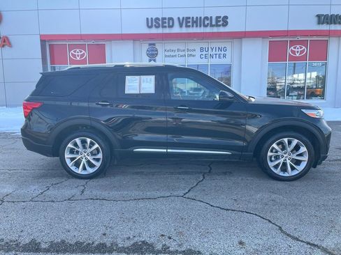 Used 2023 Ford Explorer Platinum w/ Technology Package image 7