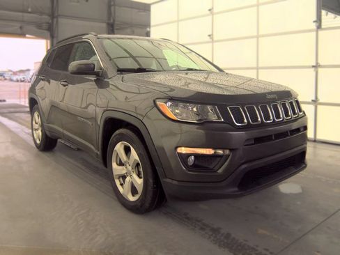 Used 2021 Jeep Compass Latitude w/ Convenience Group FWD image 3