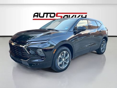 Used 2025 Chevrolet Blazer LT image 3