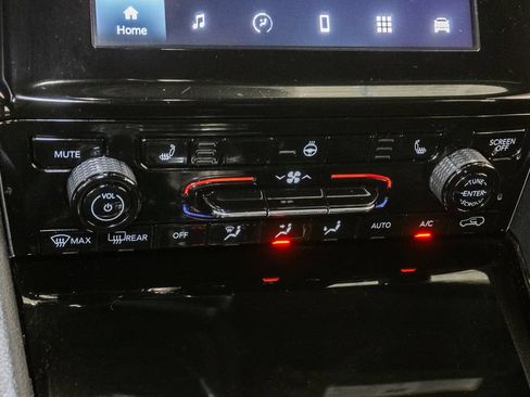 Certified 2023 Jeep Grand Cherokee L Laredo AWD/4WD image 19