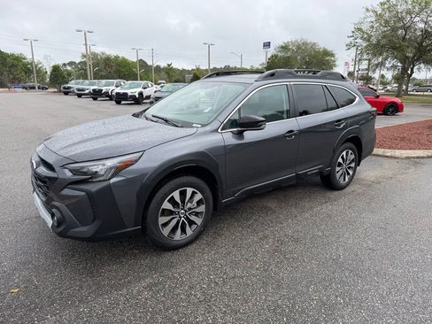 Used 2025 Subaru Outback Limited image 13