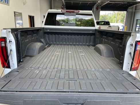 Used 2024 GMC Sierra 3500 Denali AWD/4WD image 9