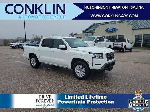 Used 2023 Nissan Frontier SV image 1
