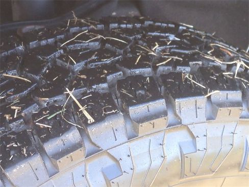 Used 2024 GMC Sierra 2500 SLE w/ SLE Convenience Package image 18